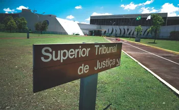 Imagem ilustrativa da imagem Justiça decide se inadimplente deve pagar advogado do condomínio