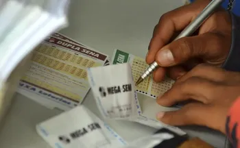 Imagem ilustrativa da imagem Mega-Sena sorteia prêmio acumulado de R$ 102 milhões nesta quinta