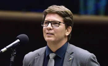 Imagem ilustrativa da imagem PF cumpre mandado contra Mário Frias em operação sobre 'Dark Horse'