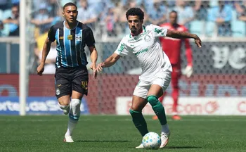 Imagem ilustrativa da imagem Palmeiras amassa Grêmio, mas para em Weverton e pode ver Flamengo abrir na ponta