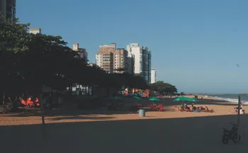 Imagem ilustrativa da imagem Prefeitura diz que cumprirá determinação sobre sombra nas praias de Vila Velha
