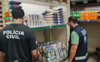 Imagem ilustrativa da imagem Rato morto e embalagens danificadas: supermercado na Serra é alvo de ação do Procon