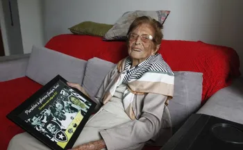 Imagem ilustrativa da imagem "Sou botafoguense desde pequenininha", diz dona Jandira aos 112 anos