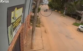 Imagem ilustrativa da imagem VÍDEO | Ciclista morre após colisão com moto em Ibatiba