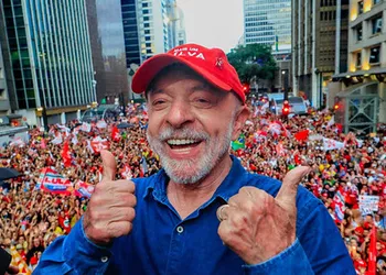 Imagem ilustrativa da imagem Vitória de Lula marca primeira virada em disputa presidencial em 2º turno