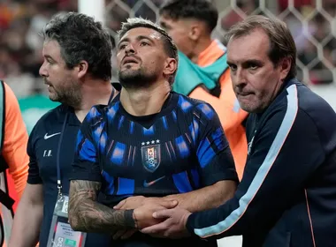 Imagem ilustrativa da imagem Arrascaeta fratura o punho em amistoso e desfalca o Flamengo