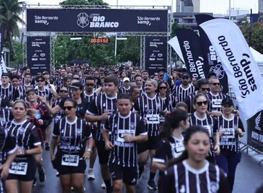 Imagem ilustrativa da imagem Capa-pretas dão show em corrida na orla de Camburi