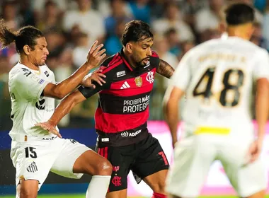 Imagem ilustrativa da imagem Com influência da arbitragem, Santos busca empate com líder Flamengo