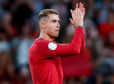 Imagem ilustrativa da imagem Cristiano Ronaldo abre o jogo sobre briga com Jorge Jesus e sua situação na seleção