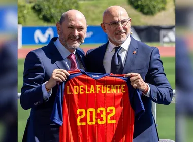 Imagem ilustrativa da imagem Federação Espanhola surpreende e renova com De la Fuente até 2032