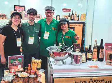 Imagem ilustrativa da imagem Feira com delícias da roça e shows na Praça do Papa