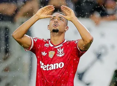 Imagem ilustrativa da imagem Flamengo vence o Remo e pressiona Palmeiras na briga pelo título