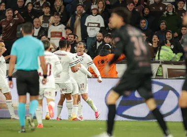 Imagem ilustrativa da imagem Fluminense perde para o Platense, mas avança às semifinais da Libertadores