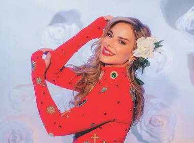 Imagem ilustrativa da imagem Força e fé em recomeço da cantora Flavia Mendonça