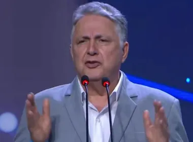 Imagem ilustrativa da imagem Garotinho desiste de recurso ao TSE e abre brecha para eleição de Douglas Ruas