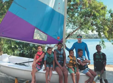 Imagem ilustrativa da imagem Projeto Vela Capixaba para Todos inaugura nova sede em Vitória