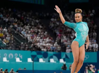 Imagem ilustrativa da imagem Rebeca Andrade volta a competir no Mundial de Ginástica após três anos
