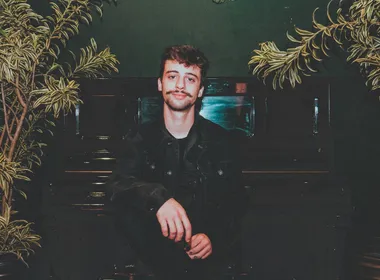 Imagem ilustrativa da imagem Retrato fiel e emotivo de Gabriel Bebici em novo disco