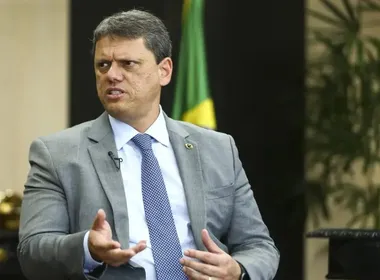 Imagem ilustrativa da imagem Tarcísio vence Haddad e é reeleito no 1º turno em SP