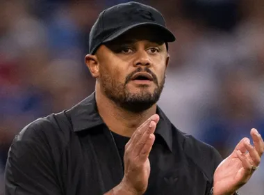 Imagem ilustrativa da imagem Técnico do Bayern, Kompany desmaia em treino e levado às pressas para hospital