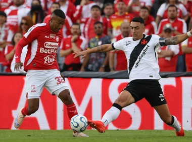 Imagem ilustrativa da imagem Vasco segura empate com Santa Fe e decide vaga em São Januário