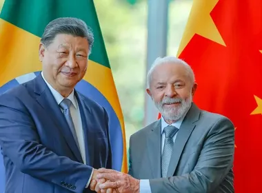 Imagem ilustrativa da imagem Xi Jinping parabeniza Lula e propõe acelerar parceria estratégica China-Brasil