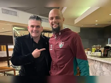 Jorginho ao lado dos companheiros de Chelsea