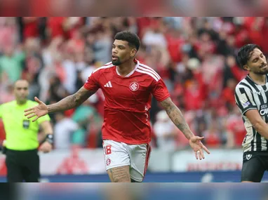 Bombardeado no primeiro tempo e salvou por Rafael, São Paulo arrancou empate com Pedro Lima e se mantém distante da zona de rebaixamento.
