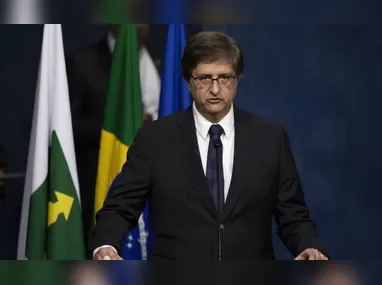 Julgamento trata de uma publicação feita por Eduardo Bolsonaro em 2021 sobre um projeto de Tabata para distribuir absorventes íntimos