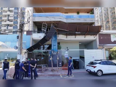 De acordo com informações da TV Tribuna/Band, o incêndio teve início por volta das 4h30