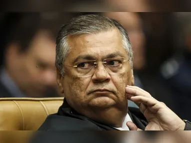 Aliados de Flávio dizem que ele já foi para os EUA
