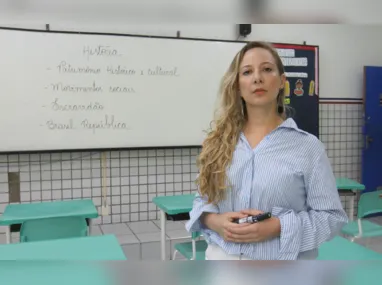 Professora Valdereza Honorato com os alunos Miguel e Amanda