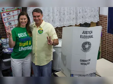 Romeu Zema vota em Araxá e acompanhará apuração em Belo Horizonte