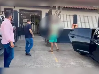 Ação policial foi gravada em vídeo pela própria vítima no banco de trás do automóvel