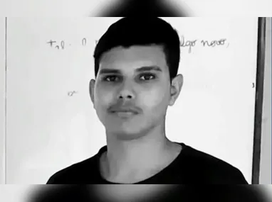 Após cerca de 40 minutos de buscas, os corpos dos dois amigos foram encontrados em uma área profunda, abaixo da queda d'água