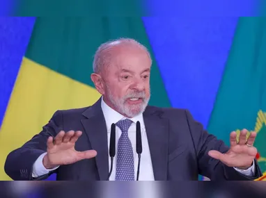 Segundo a investigação, ao menos três trechos de viagem em jato executivo foram contratados para Flávio e Willer