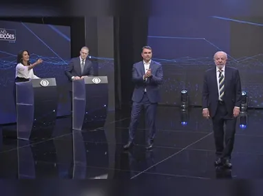 Imagem ilustrativa da imagem Lula e Flávio Bolsonaro definem estratégias e intensificam agendas após debate