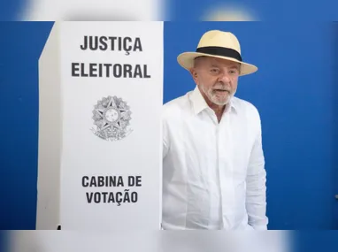 Romeu Zema vota em Araxá e acompanhará apuração em Belo Horizonte