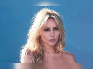 Imagem ilustrativa da imagem Miley Cyrus apaixonada, doce e dançante em novo álbum