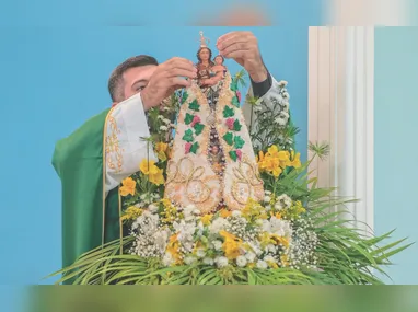 Fiéis participam de celebração em homenagem a São Frei Galvão