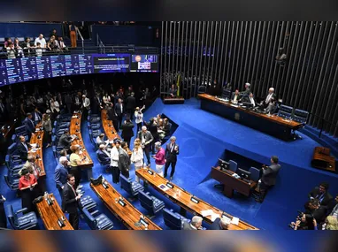 Imagem ilustrativa da imagem Senado aprova PEC do fim da escala 6x1 em primeiro turno