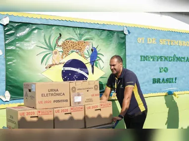 TRE/MG vai apurar uso de celular no voto por Romeu Zema (Novo)