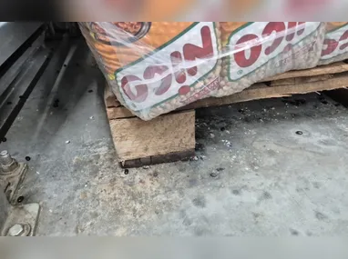 150 latas de gás aerosol butano também foram encontradas com a dupla