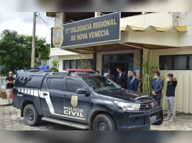 Materiais foram encontrados em residência e apreendidos durante operação policial em Vila Valério