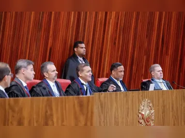 Candidato a reeleição, Luiz Inácio Lula da Silva, durante ato com parlamentares eleitos no Hotel Meliá em Brasília