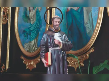 Santa Teresinha é celebrada nesta quinta-feira (1º) com missas, procissões e bênção das rosas na Grande Vitória