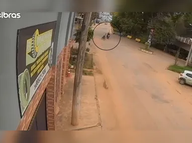 Imagem ilustrativa da imagem VÍDEO | Ciclista morre após colisão com moto em Ibatiba