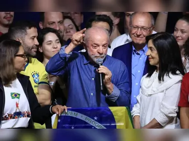 As ser perguntado por um repórter se deseja fazer algo sobre o Brasil, Trump respondeu: "Eu não estou concorrendo no Brasil. Eu estou concorrendo nos EUA".