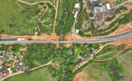 Imagem ilustrativa da imagem BR-101 terá interdições totais em Fundão para içamento de vigas