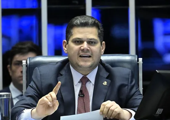 Imagem ilustrativa da imagem Alcolumbre anuncia sessões para discutir e votar fim da escala 6x1